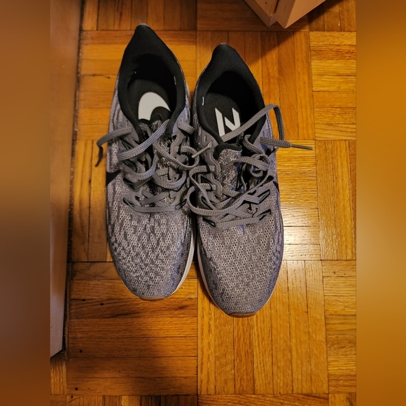 Brand new unworn Nikes - Picture 3 of 3